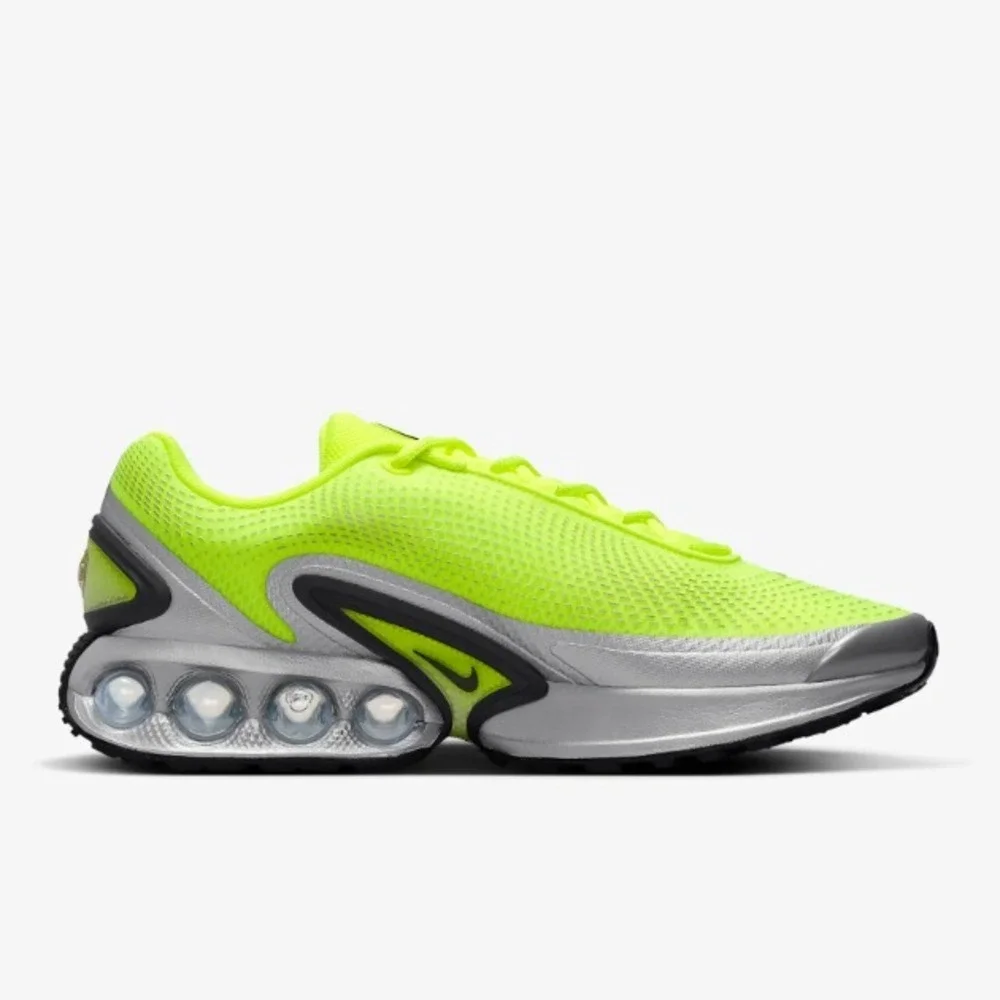 Nike Men's Size 10 Air Max DN Volt Black Glow Sneakers DV3337-700 NEW